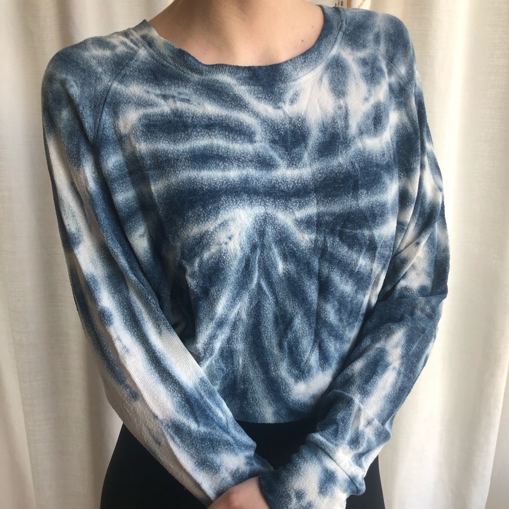 Cropped tie dye long sleeve